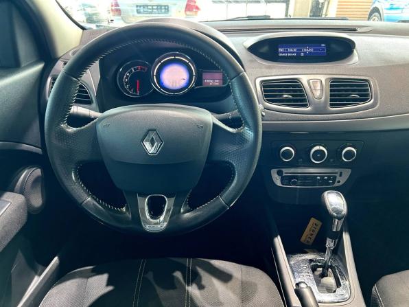 Renault Fluence I Рестайлинг с пробегом 2013 года, цена 800 000 рублей, 190000 км, седан, Автокод Объявления