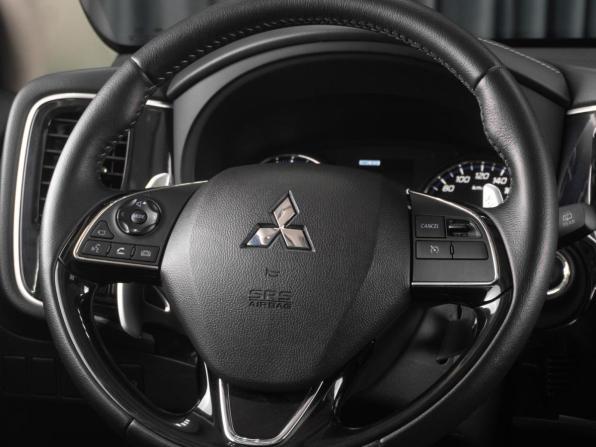 Mitsubishi Outlander III Рестайлинг 3 с пробегом 2022 года, цена 3 710 000 рублей, 6357 км, внедорожник, Автокод Объявления