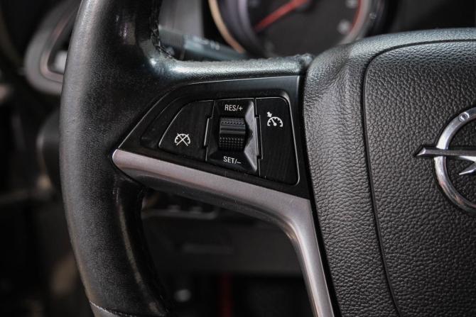 Opel Astra J с пробегом 2011 года, цена 669 000 рублей, 209000 км, хэтчбек, Автокод Объявления