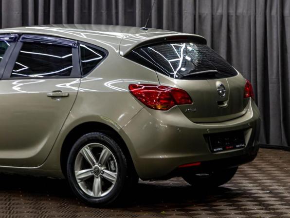 Opel Astra J с пробегом 2011 года, цена 695 000 рублей, 177324 км, хэтчбек, Автокод Объявления