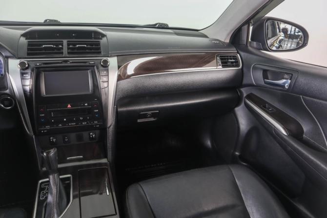 Toyota Camry VII (XV50) Рестайлинг с пробегом 2016 года, цена 1 849 000 рублей, 138000 км, седан, Автокод Объявления