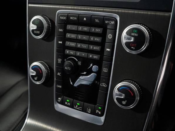 Volvo S60 II Рестайлинг с пробегом 2015 года, цена 1 250 000 рублей, 78800 км, седан, Автокод Объявления