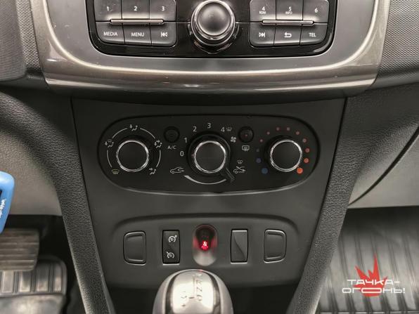 Renault Sandero II с пробегом 2015 года, цена 828 000 рублей, 136000 км, хэтчбек, Автокод Объявления