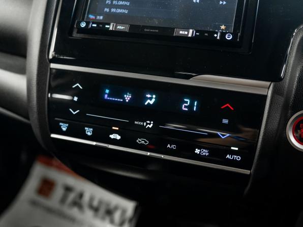 Honda Fit III Рестайлинг с пробегом 2019 года, цена 1 229 000 рублей, 81680 км, хэтчбек, Автокод Объявления
