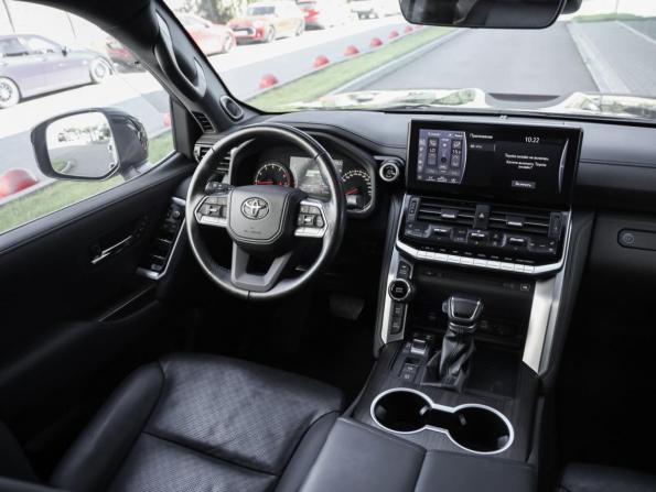 Toyota Land Cruiser 300 Series с пробегом 2022 года, цена 9 299 000 рублей, 51215 км, внедорожник, Автокод Объявления