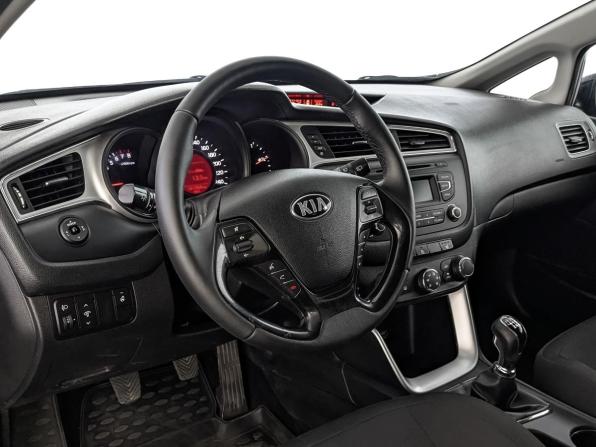 Kia Ceed II Рестайлинг с пробегом 2016 года, цена 1 010 000 рублей, 161143 км, хэтчбек, Автокод Объявления