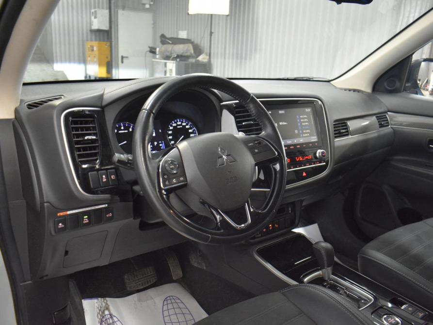 Mitsubishi Outlander III Рестайлинг 3 Мурманск  - изображение 6