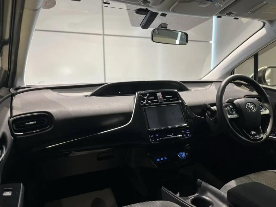 Toyota Prius IV (XW50) Новосибирск  - изображение 17