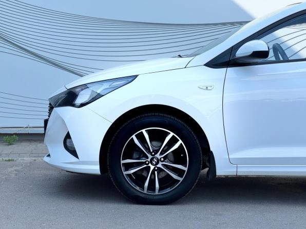 Hyundai Solaris II Рестайлинг с пробегом 2021 года, цена 1 650 000 рублей, 57853 км, седан, Автокод Объявления