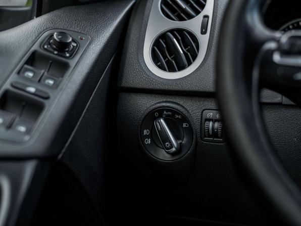Volkswagen Tiguan I Рестайлинг с пробегом 2015 года, цена 680 000 рублей, 304649 км, внедорожник, Автокод Объявления