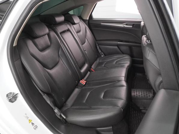Ford Mondeo V с пробегом 2015 года, цена 1 599 000 рублей, 133091 км, седан, Автокод Объявления