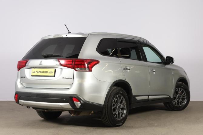 Mitsubishi Outlander III Рестайлинг 2 с пробегом 2015 года, цена 1 969 000 рублей, 320312 км, внедорожник, Автокод Объявления