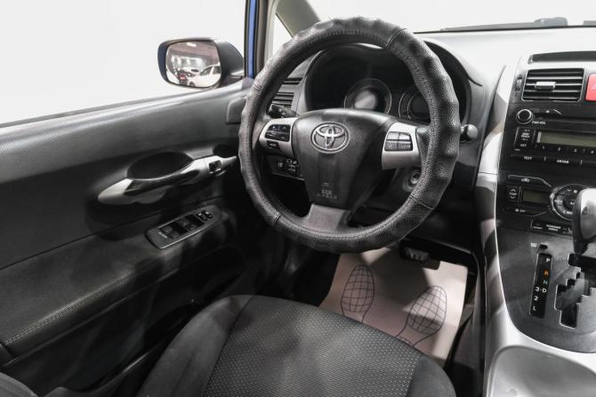 Toyota Auris I Рестайлинг с пробегом 2012 года, цена 1 049 000 рублей, 148400 км, хэтчбек, Автокод Объявления