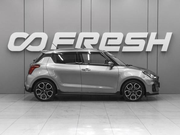 Suzuki Swift V с пробегом 2022 года, цена 1 669 000 рублей, 77650 км, хэтчбек, Автокод Объявления