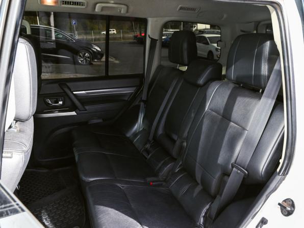 Mitsubishi Pajero IV Рестайлинг 1 с пробегом 2014 года, цена 2 125 000 рублей, 267925 км, внедорожник, Автокод Объявления