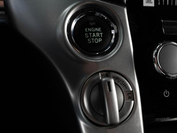 Toyota Land Cruiser 200 Series Рестайлинг 1 с пробегом 2012 года, цена 4 449 000 рублей, 217160 км, внедорожник, Автокод Объявления