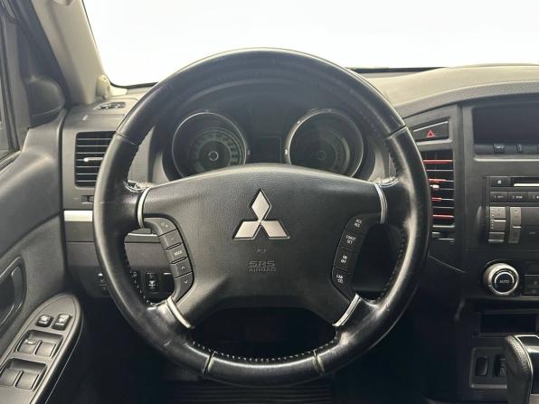 Mitsubishi Pajero IV Рестайлинг 1 с пробегом 2011 года, цена 1 619 000 рублей, 291000 км, внедорожник, Автокод Объявления