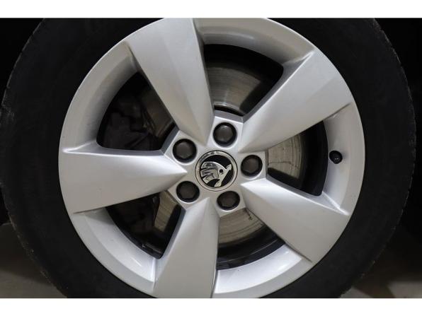 Skoda Rapid I с пробегом 2014 года, цена 1 099 000 рублей, 93806 км, лифтбек, Автокод Объявления