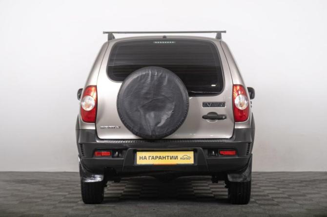 Chevrolet Niva I Рестайлинг с пробегом 2018 года, цена 899 000 рублей, 36000 км, внедорожник, Автокод Объявления