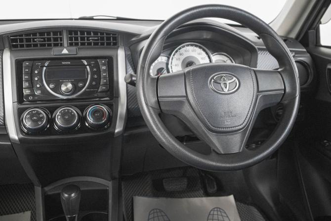 Toyota Corolla XI (E160 E170 E180) с пробегом 2012 года, цена 1 049 000 рублей, 99230 км, универсал, Автокод Объявления