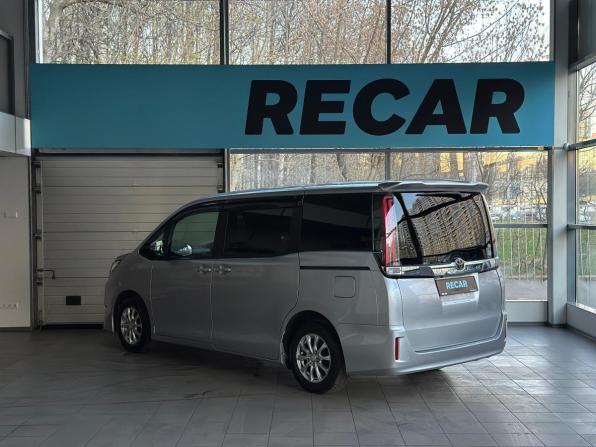 Toyota Noah III (R80) с пробегом 2017 года, цена 2 040 000 рублей, 118836 км, минивэн, Автокод Объявления