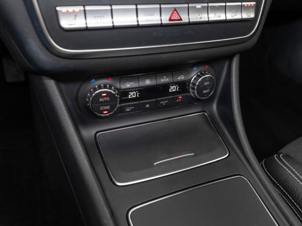 Mercedes-Benz GLA I (X156) Рестайлинг с пробегом 2017 года, цена 2 680 000 рублей, 77492 км, внедорожник, Автокод Объявления