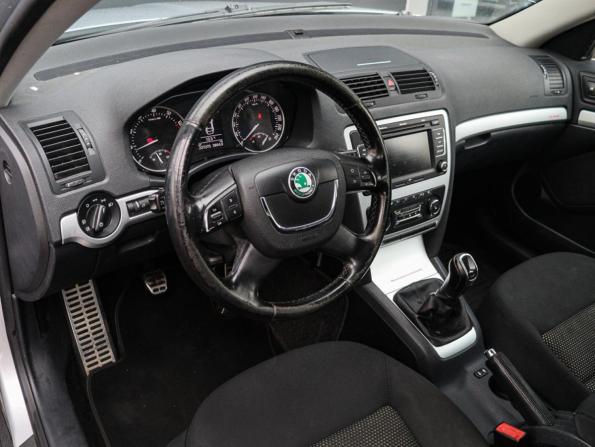 Skoda Octavia II (A5) Рестайлинг с пробегом 2012 года, цена 1 250 000 рублей, 227755 км, универсал, Автокод Объявления
