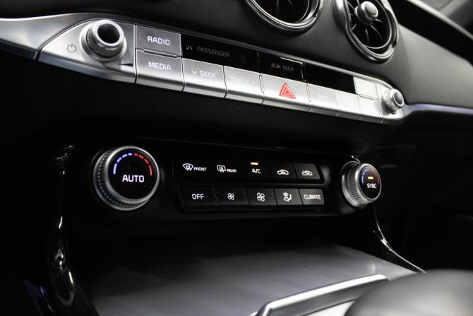 Kia Stinger I с пробегом 2018 года, цена 2 349 000 рублей, 160811 км, лифтбек, Автокод Объявления