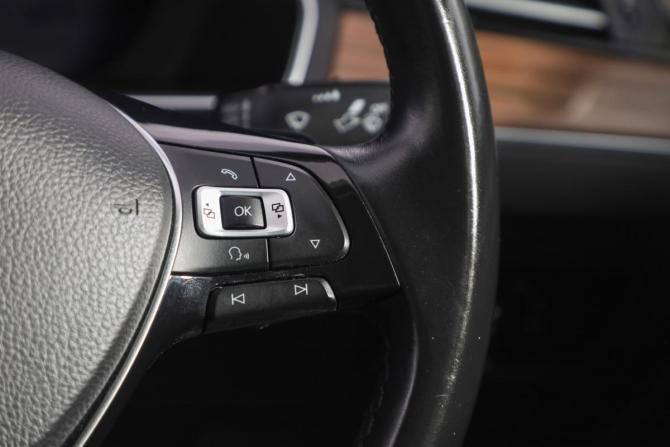 Volkswagen Passat B8 с пробегом 2016 года, цена 1 899 000 рублей, 109100 км, седан, Автокод Объявления