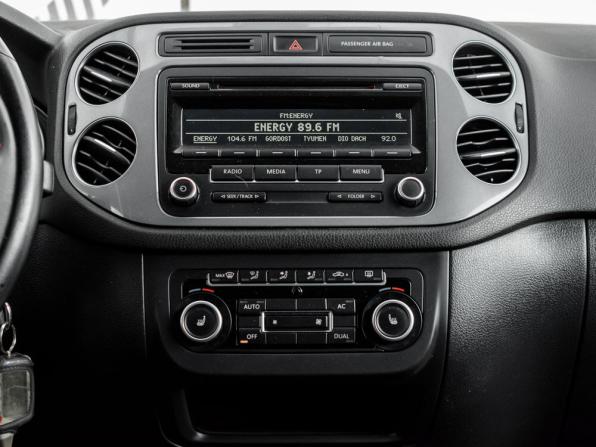 Volkswagen Tiguan I Рестайлинг с пробегом 2011 года, цена 1 370 000 рублей, 210629 км, внедорожник, Автокод Объявления