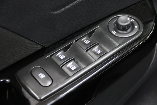 Renault Kaptur I с пробегом 2017 года, цена 1 595 950 рублей, 68126 км, внедорожник, Автокод Объявления