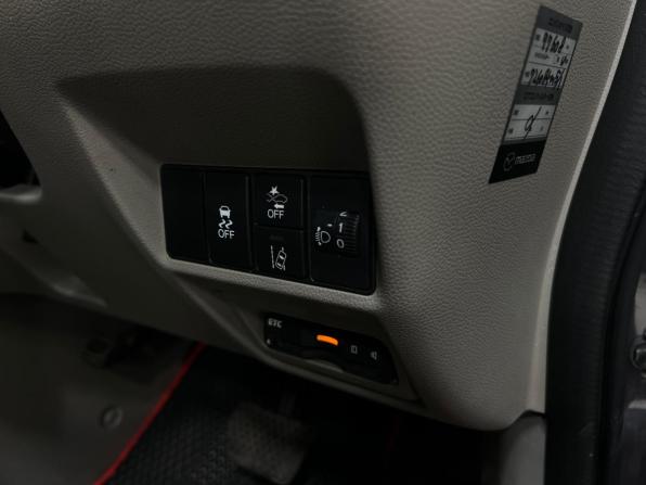 Honda Stepwgn V с пробегом 2017 года, цена 1 799 000 рублей, 134000 км, минивэн, Автокод Объявления
