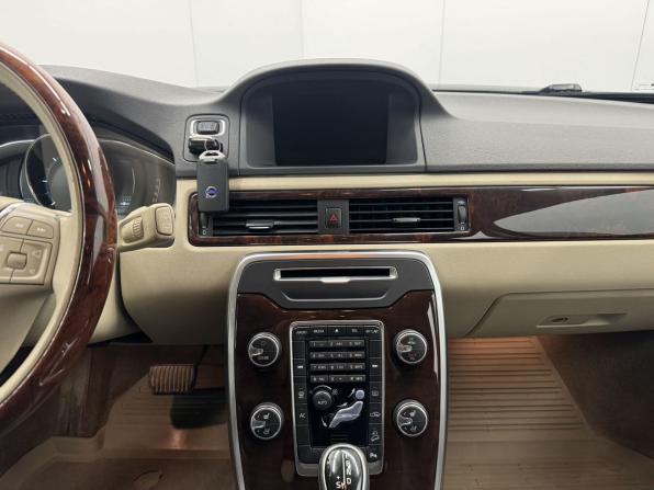 Volvo XC70 II Рестайлинг с пробегом 2013 года, цена 1 670 000 рублей, 264270 км, универсал, Автокод Объявления