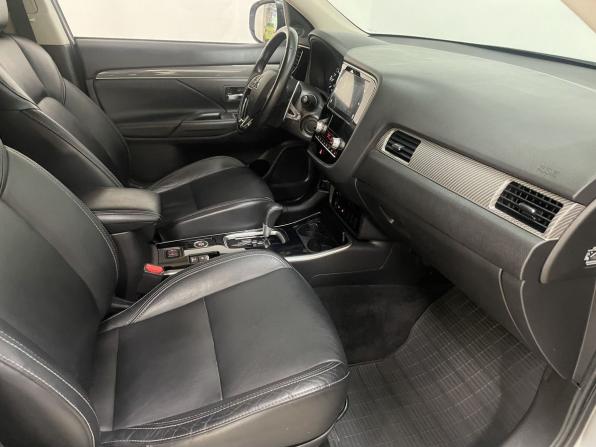 Mitsubishi Outlander III Рестайлинг 3 с пробегом 2021 года, цена 2 499 000 рублей, 137135 км, внедорожник, Автокод Объявления