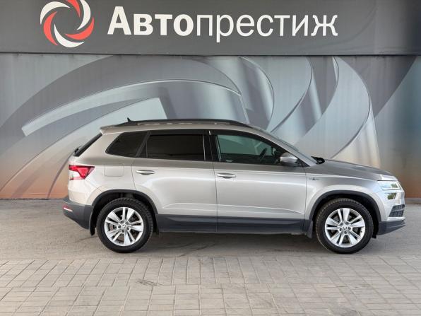 Skoda Karoq I с пробегом 2021 года, цена 2 090 000 рублей, 144036 км, внедорожник, Автокод Объявления