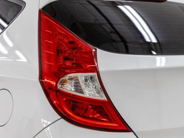 Hyundai Solaris I Рестайлинг с пробегом 2016 года, цена 898 000 рублей, 117708 км, хэтчбек, Автокод Объявления
