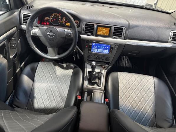 Opel Vectra C Рестайлинг с пробегом 2006 года, цена 438 000 рублей, 292627 км, седан, Автокод Объявления