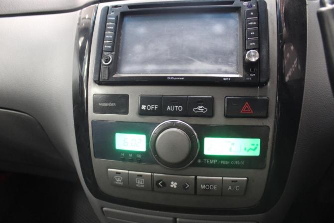 Toyota Ipsum II (M20) с пробегом 2002 года, цена 698 000 рублей, 123000 км, минивэн, Автокод Объявления