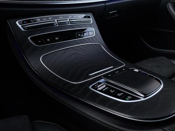 Mercedes-Benz E-Класс V (W213 S213 C238) Рестайлинг с пробегом 2021 года, цена 3 550 000 рублей, 99804 км, седан, Автокод Объявления