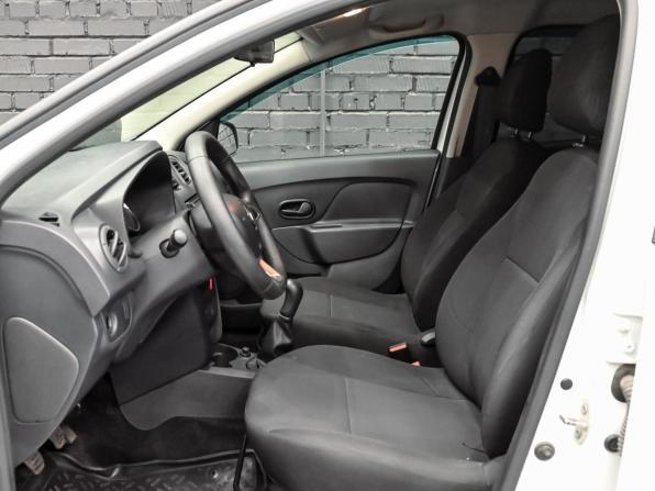 Renault Logan II Рестайлинг с пробегом 2021 года, цена 800 000 рублей, 94353 км, седан, Автокод Объявления