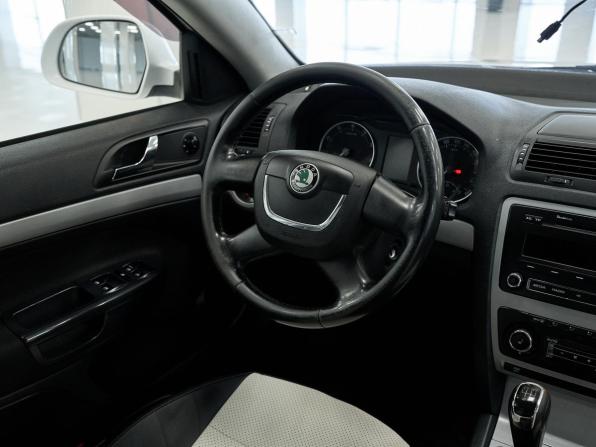 Skoda Octavia II (A5) Рестайлинг с пробегом 2012 года, цена 642 000 рублей, 194079 км, лифтбек, Автокод Объявления