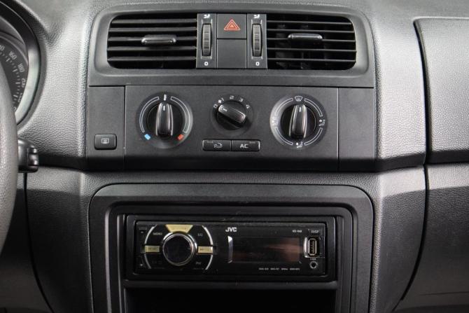Skoda Fabia II Рестайлинг с пробегом 2013 года, цена 379 000 рублей, 123000 км, хэтчбек, Автокод Объявления