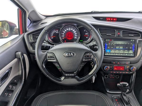 Kia Ceed II с пробегом 2014 года, цена 925 000 рублей, 234366 км, хэтчбек, Автокод Объявления
