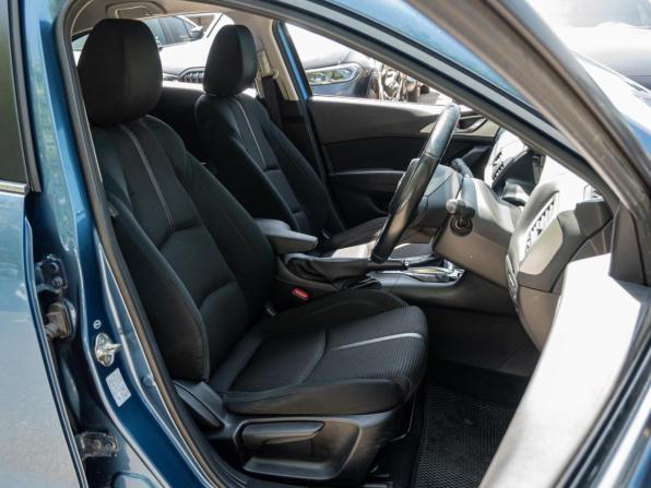Mazda Axela III Рестайлинг с пробегом 2016 года, цена 1 185 000 рублей, 88406 км, хэтчбек, Автокод Объявления