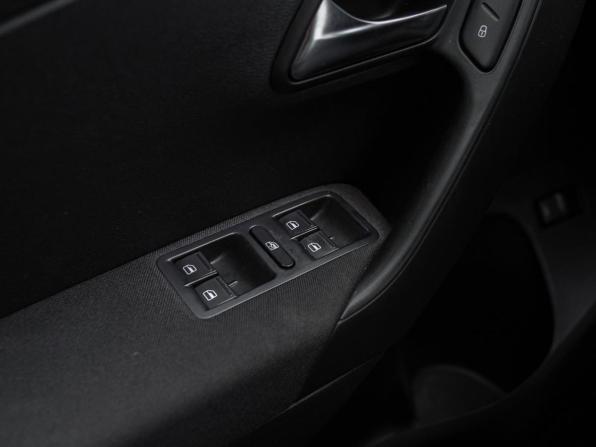 Volkswagen Polo V Рестайлинг с пробегом 2017 года, цена 1 114 000 рублей, 103797 км, седан, Автокод Объявления