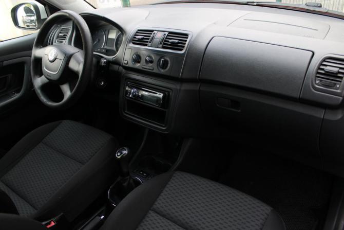 Skoda Fabia II Рестайлинг с пробегом 2012 года, цена 415 000 рублей, 254853 км, хэтчбек, Автокод Объявления
