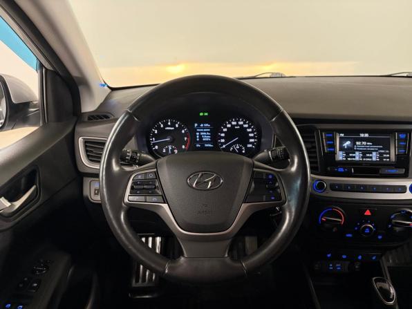 Hyundai Solaris II с пробегом 2017 года, цена 1 259 000 рублей, 79976 км, седан, Автокод Объявления