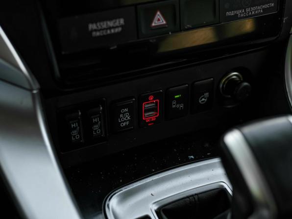 Mitsubishi Pajero Sport III с пробегом 2017 года, цена 2 360 000 рублей, 207616 км, внедорожник, Автокод Объявления