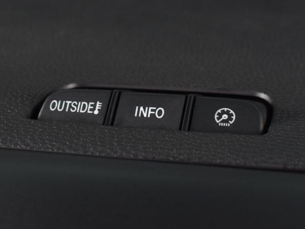 Mazda Biante с пробегом 2012 года, цена 1 119 999 рублей, 188980 км, компактвэн, Автокод Объявления