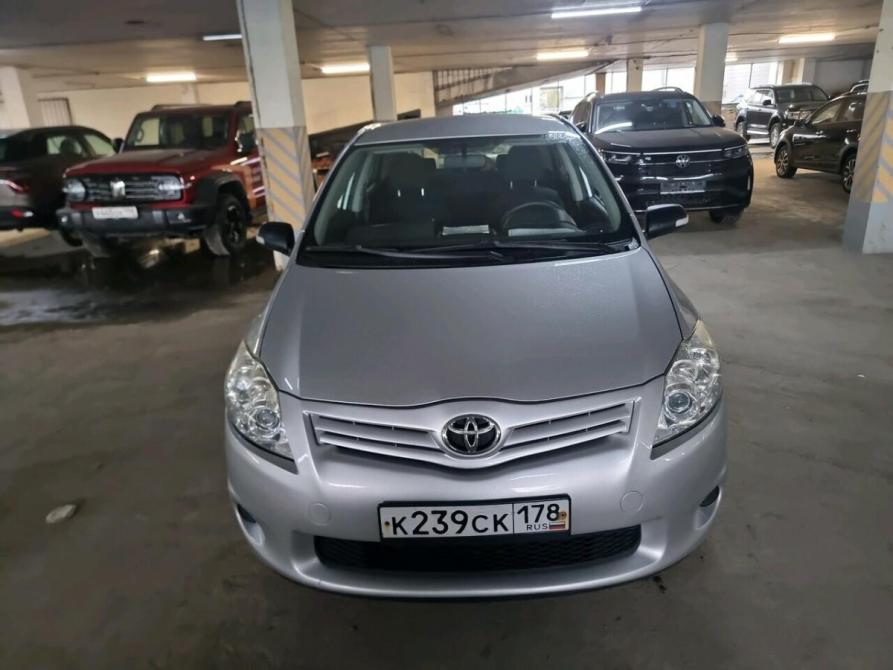 Toyota Auris I Рестайлинг Санкт-Петербург  - изображение 1